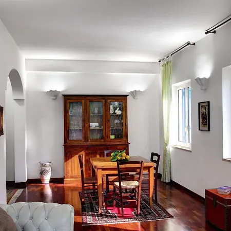 Caruso 1 By Villasandco Rentalsorrento Daire Sorrento